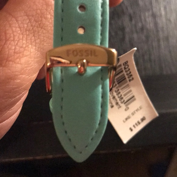 Fossil Watch! Never worn! Tag! - Picture 3 of 3